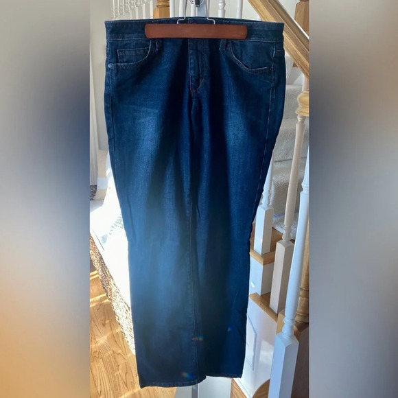 Joe’s Jeans curvy bootcut Dahlia size 31. Excellent condition.‎ Darker wash - Picture 2 of 9